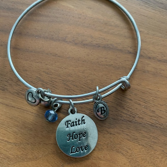 WindandFire 7 stackable silver metal charm bracelets. All different. EUC. - Picture 4 of 9